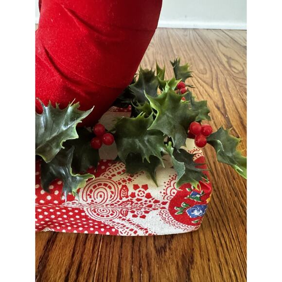 Vintage Christmas Centerpiece Santa Kitschy Red Velvet Holly Handmade Wreath MCM - Picture 4 of 13